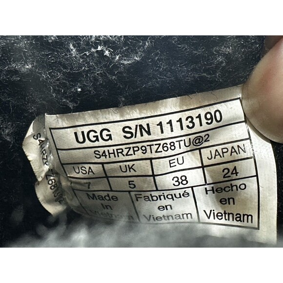 UGG 1113190 - Classic Black Shearling-Lined Waterproof Mini Pull-On Ankle Boot 7 - Picture 2 of 12